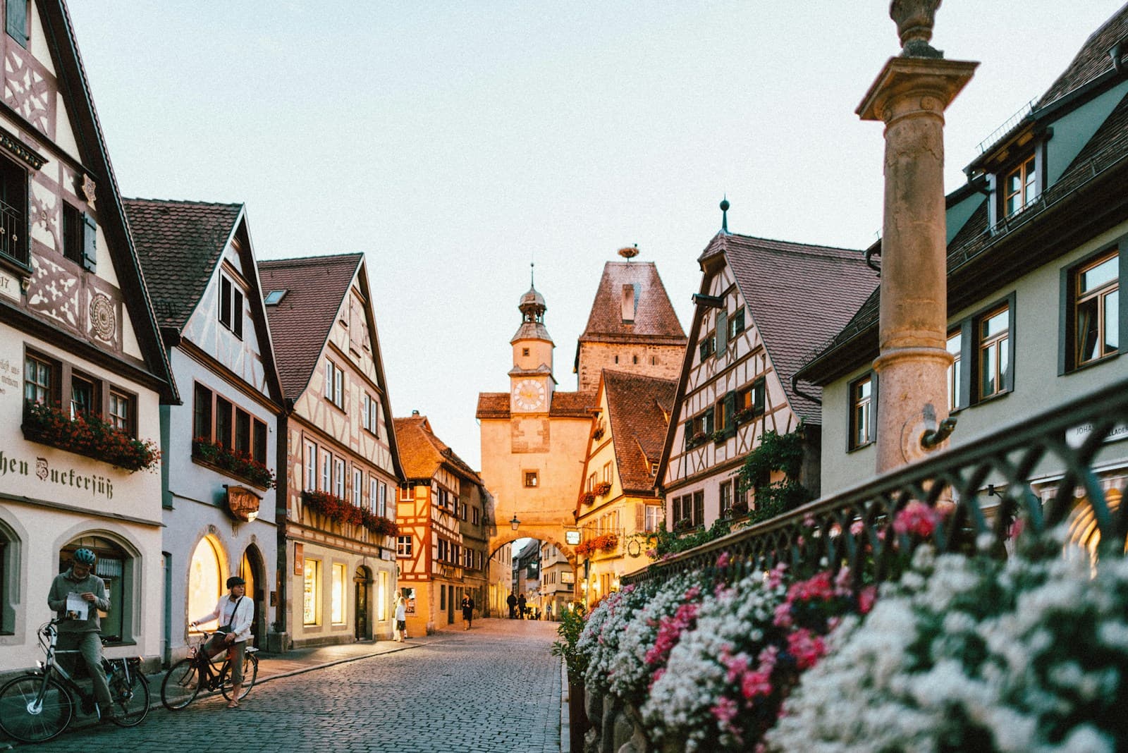 Fachwerkhäuser und Gassen in einer historischen deutschen Altstadt